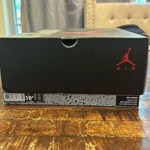 Jordan 5 White INFRRD PSN GRN-BLACK size 10.5